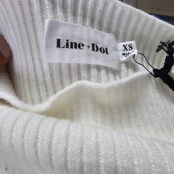 Line + Dot [S] Alder Sweater in White - Picture 4 of 8